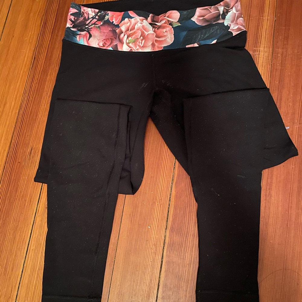 Reversible Lululemon wunder under leggings